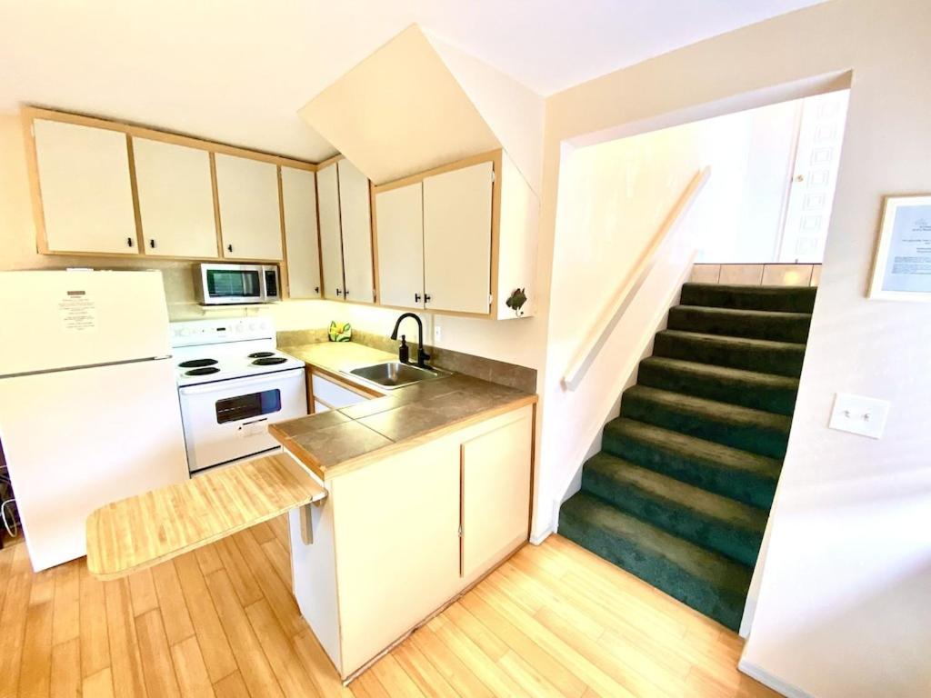 Charming 1 Bedroom Beach Condo Prime Location Great Value Pahala エクステリア 写真